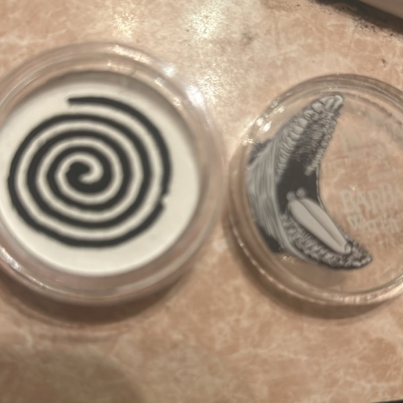 *Free. Beetlejuice X Revolution Water - activated eye Liner Brand New - Picture 2 of 4